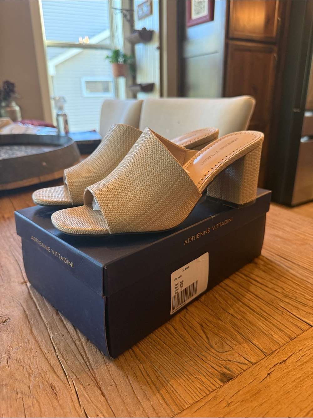 NWT Adrienne Vittadini Beige Open-Toe Block Heel Mules